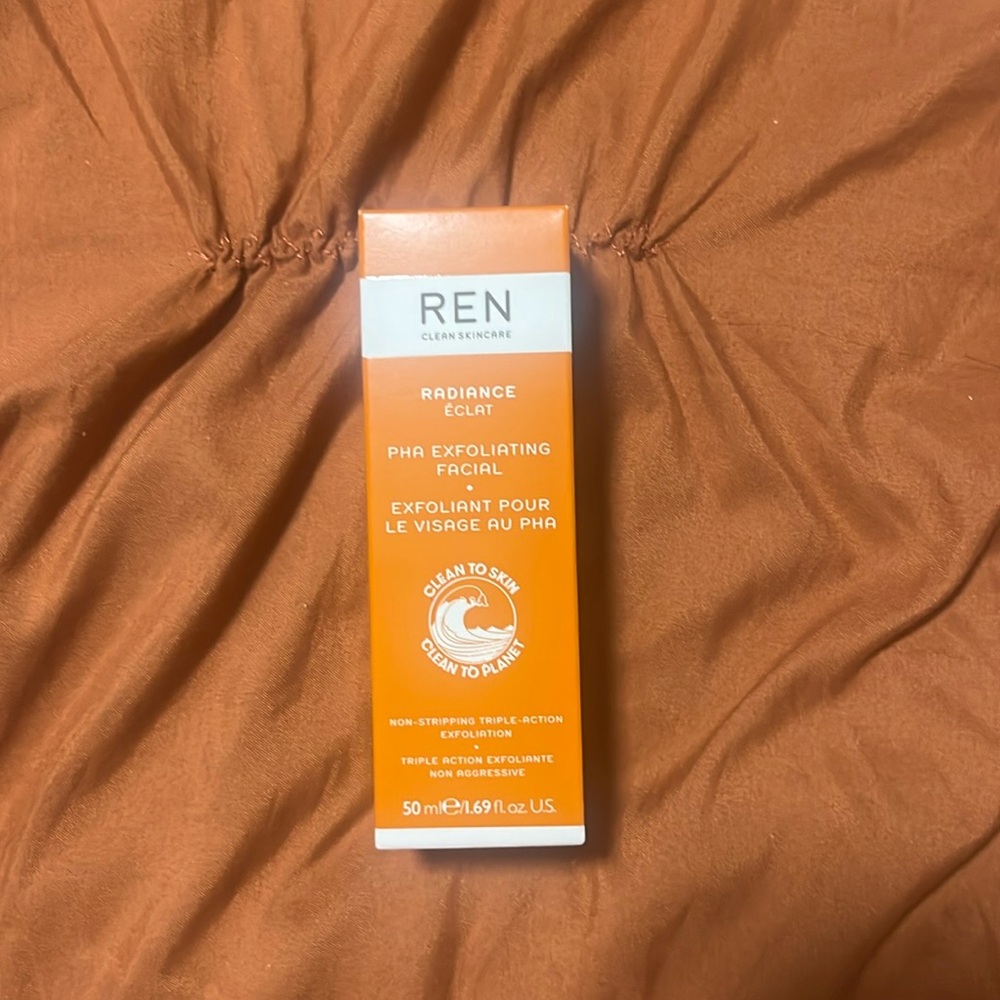 REN exfoliating serum